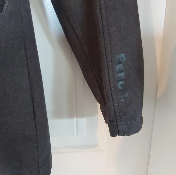 🆕️Bench Coat - Picture 2 of 10